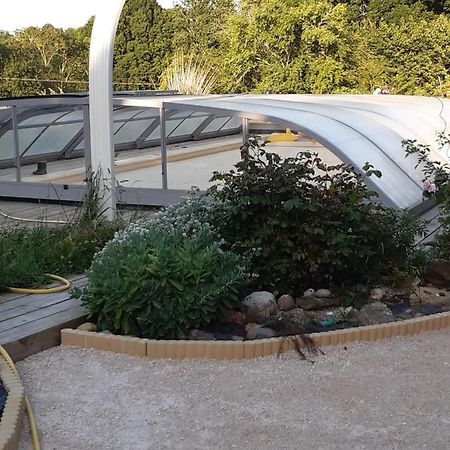 Chambre Familiale Avec Piscine Chauffee Et Jacuzzi Bernadets-Debat Exterior photo